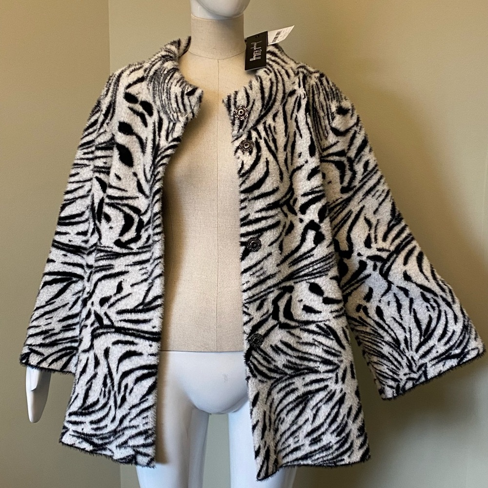 NWTs Joseph Ribkoff Black and White Animal Print Coat/Sweater Size L - Picture 2 of 8
